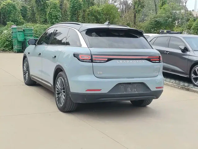 Leapmotor C11 — Фото автомобиля 7