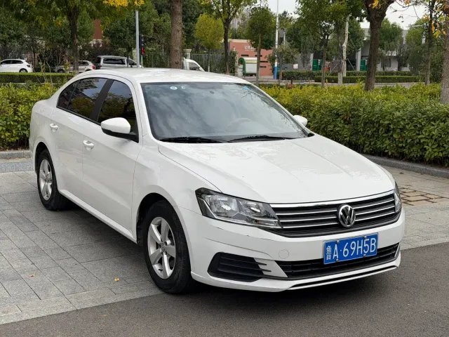 Volkswagen Lavida — Фото автомобиля 3