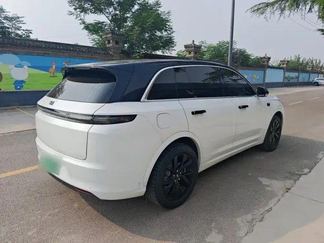 Li Auto L7 — Фото автомобиля 4
