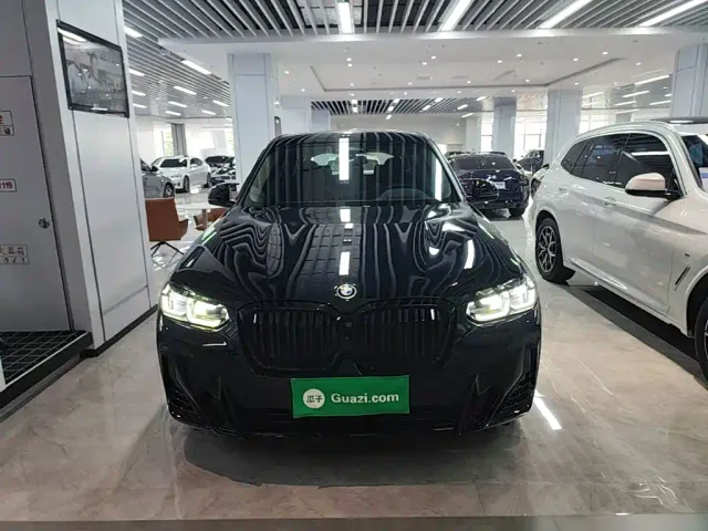 BMW iX3 — Фото автомобиля 2