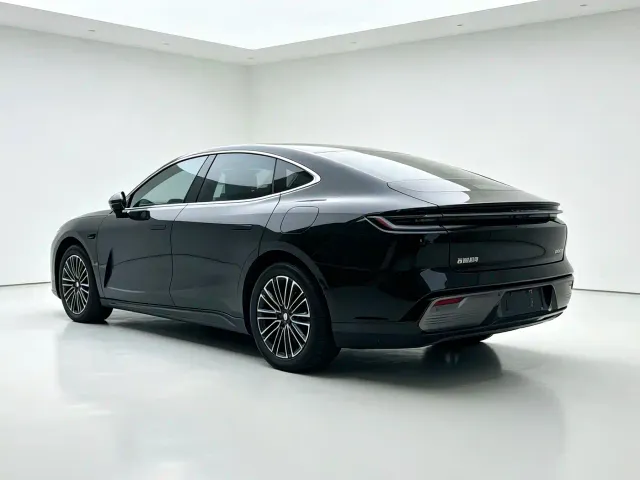 Geely Galaxy Xingyao 8 — Фото автомобиля 6