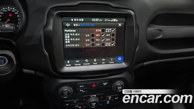 Jeep Renegade — Фото автомобиля 15