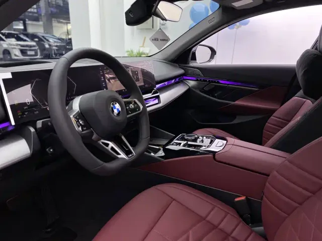 BMW 5 Series — Фото автомобиля 30