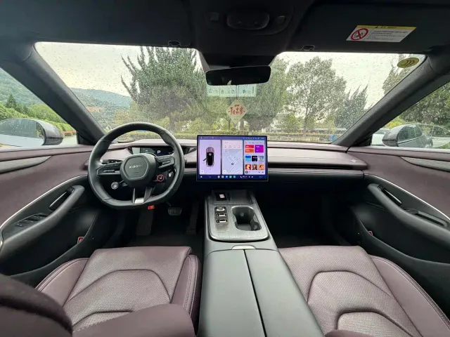 Xiaomi SU7 — Фото автомобиля 3