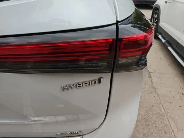 Toyota Highlander — Фото автомобиля 7