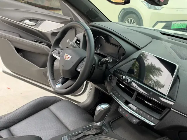 Cadillac CT4 — Фото автомобиля 14