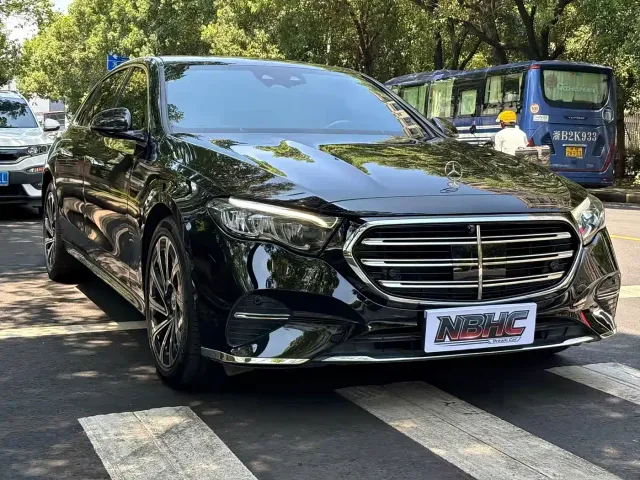 Mercedes-Benz E-Class — Фото автомобиля 3