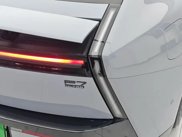 Xpeng P7 — Фото автомобиля 7