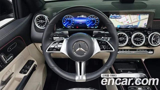 Mercedes-Benz EQB — Фото автомобиля 13