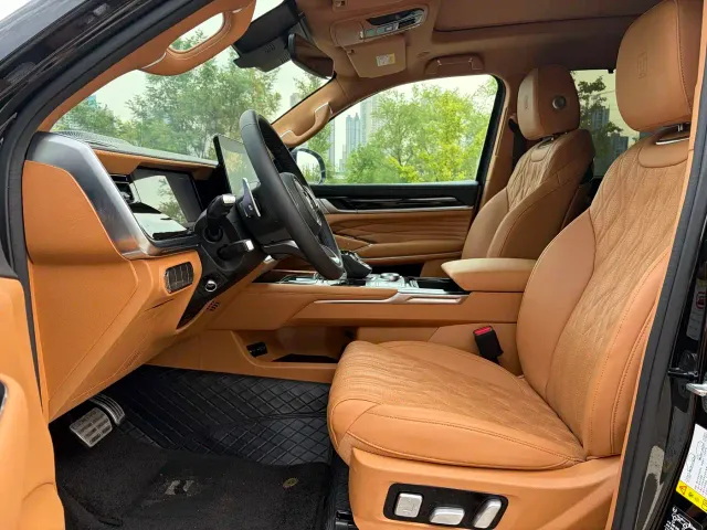 Tank Tank 500 EV 2024 Hi4-T — Фото автомобиля 4