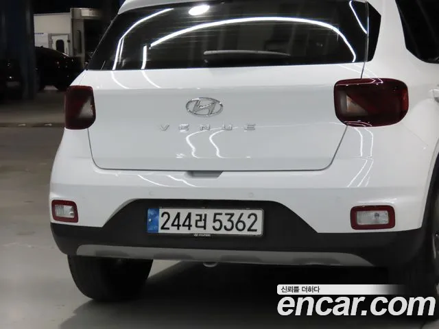 Hyundai Venue — Фото автомобиля 18