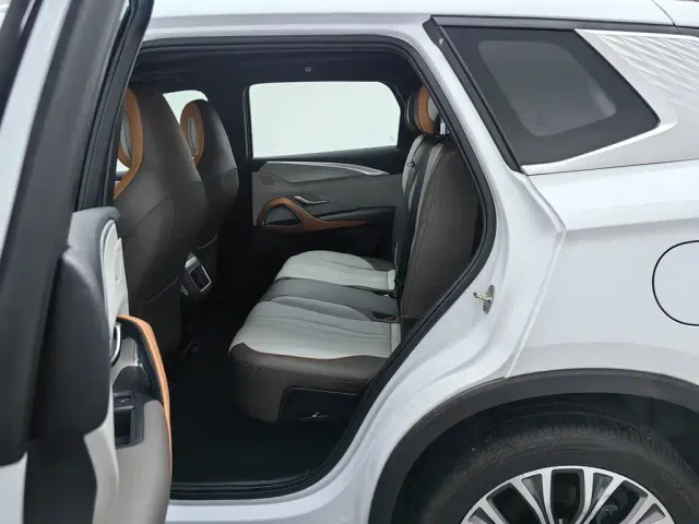 BYD Song Pro — Фото автомобиля 15