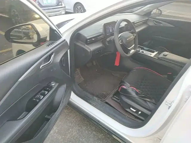 Wuling Starlight — Фото автомобиля 15