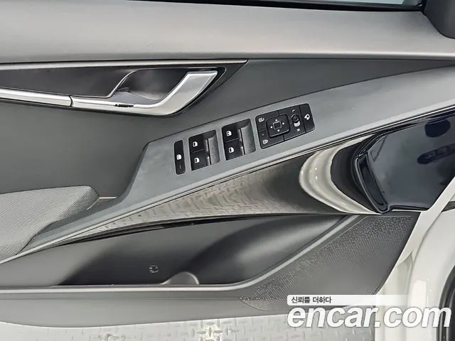 Kia Niro — Фото автомобиля 15