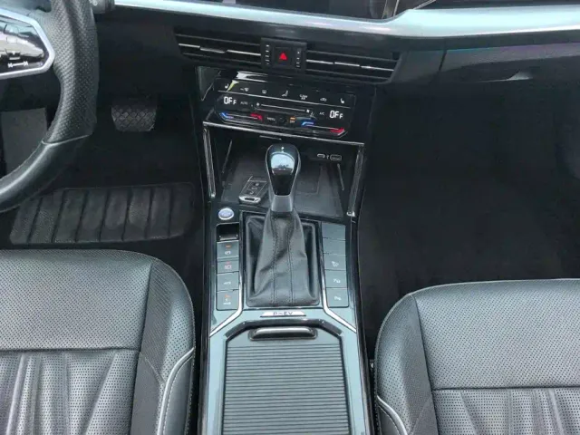 Volkswagen Passat — Фото автомобиля 16