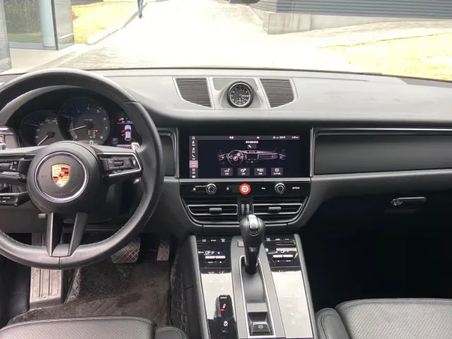 Porsche Macan — Фото автомобиля 8