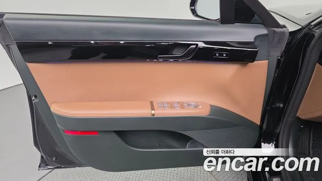 Hyundai Grandeur Grandeur (GN7) 2.5 Бензин 2WD — Фото автомобиля 15