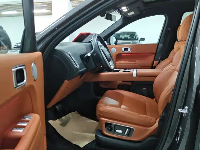 Li Auto L9 — Фото автомобиля 9