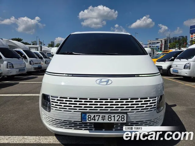 Фотография автомобиля — Hyundai Staria