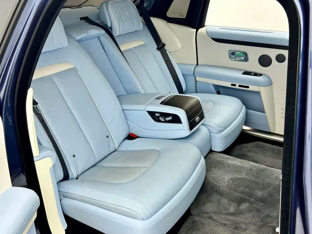 Rolls-Royce Ghost — Фото автомобиля 10