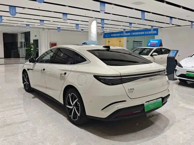 BYD Seal 07 DM-i — Фото автомобиля 13