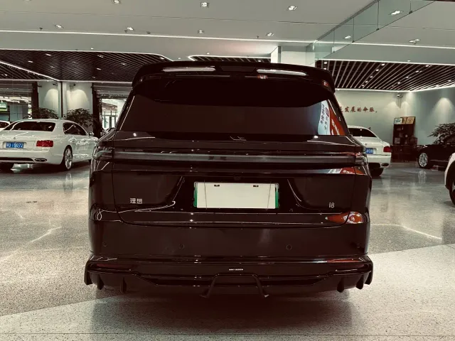 Li Auto i8 — Фото автомобиля 6