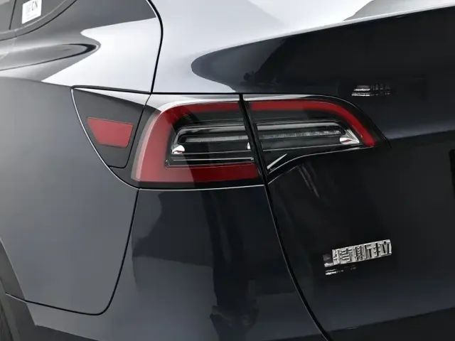 Tesla Model Y — Фото автомобиля 7