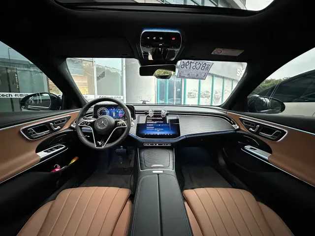 Mercedes-Benz E-Class — Фото автомобиля 8