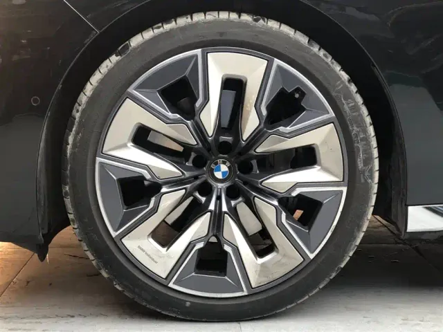 BMW 7 Series — Фото автомобиля 18