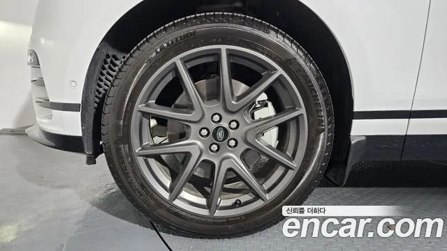 Land Rover Range Rover Velar Range Rover Velar 3.0 P400 Dynamic HSE — Фото автомобиля 5