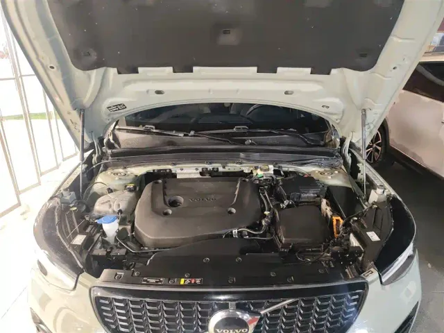 Volvo XC40 — Фото автомобиля 15