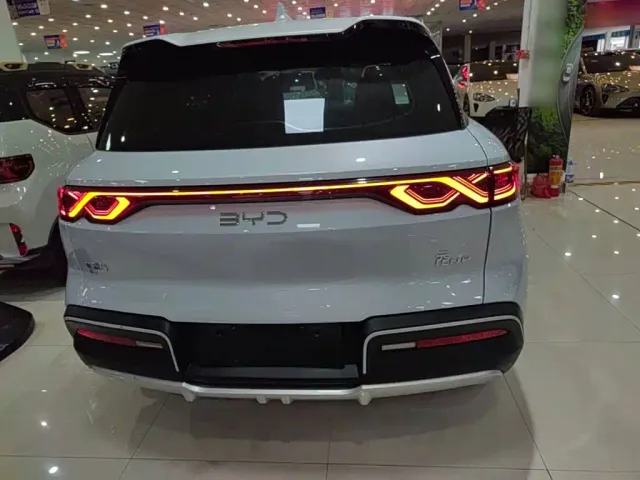 BYD Yuan UP — Фото автомобиля 5