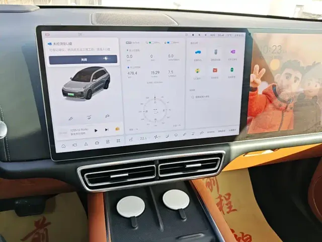 Li Auto L8 — Фото автомобиля 12
