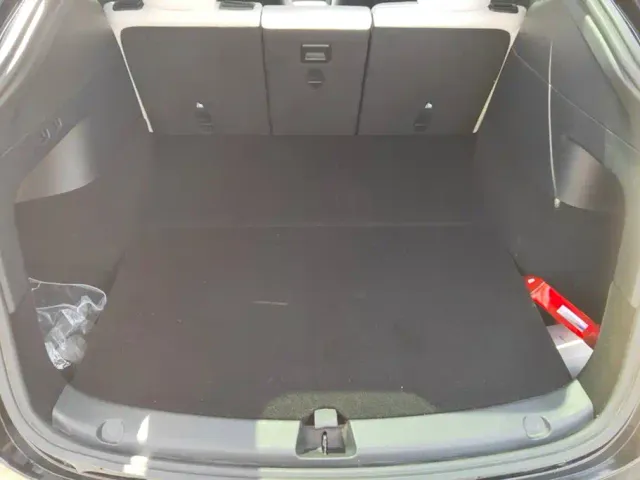 Tesla Model Y — Фото автомобиля 4