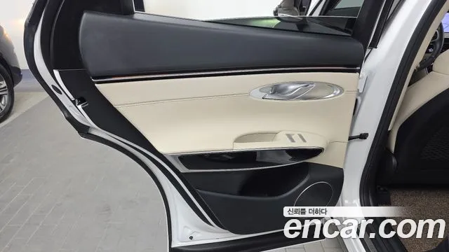Genesis GV70 — Фото автомобиля 14