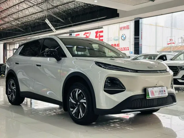 Changan Qiyuan Q05 — Фото автомобиля 2