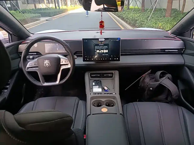 BYD Qin L — Фото автомобиля 9