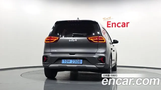 Kia Niro — Фото автомобиля 4