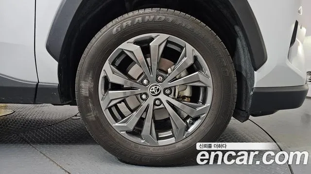 Toyota RAV4 — Фото автомобиля 20