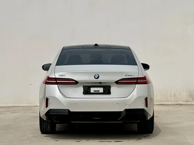 BMW BMW 5 Series 2024 525Li M Sport Package — Фото автомобиля 5