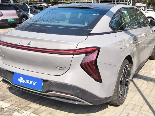 Hongqi EH7 — Фото автомобиля 3