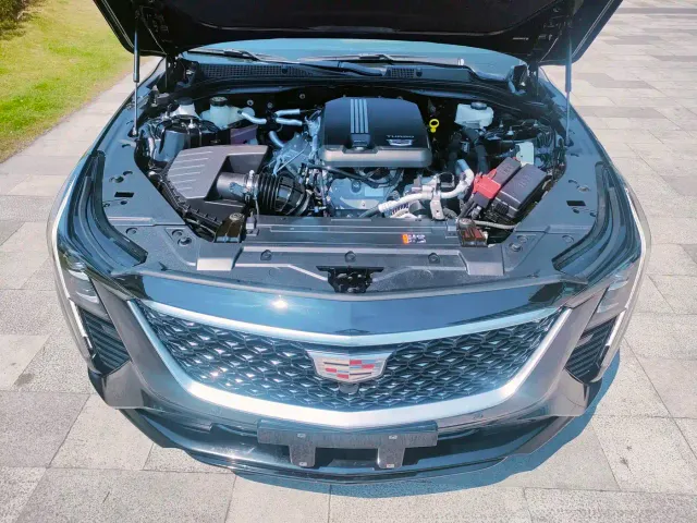 Cadillac CT5 — Фото автомобиля 9