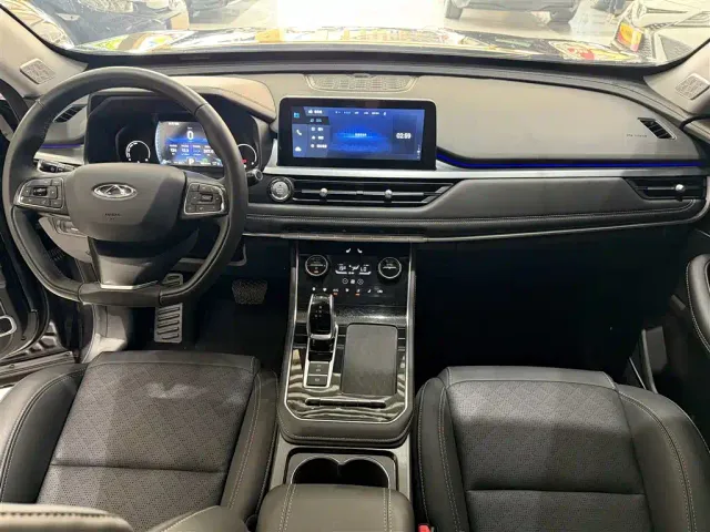 Chery Tiggo 8 — Фото автомобиля 13