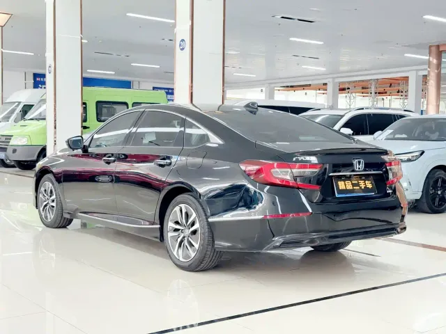 Honda Accord — Фото автомобиля 4