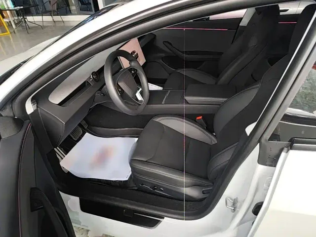 Tesla Model 3 — Фото автомобиля 15