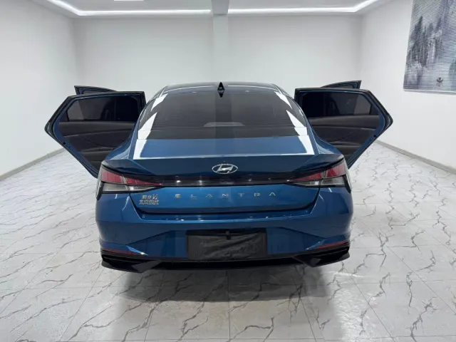 Hyundai Elantra — Фото автомобиля 8