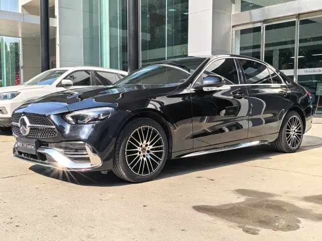 Фотография автомобиля — Mercedes-Benz C-Class