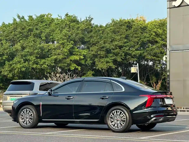Hongqi H5 — Фото автомобиля 17