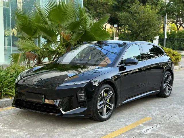 Фотография автомобиля — Nio ET5 Touring
