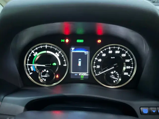 Toyota Vellfire — Фото автомобиля 17